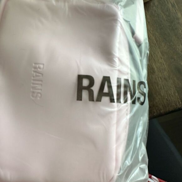 NWT RAINS Micro Box Bag Mini Crossbody Shoulder Bag Candy Pink Water Resistant - Picture 9 of 11